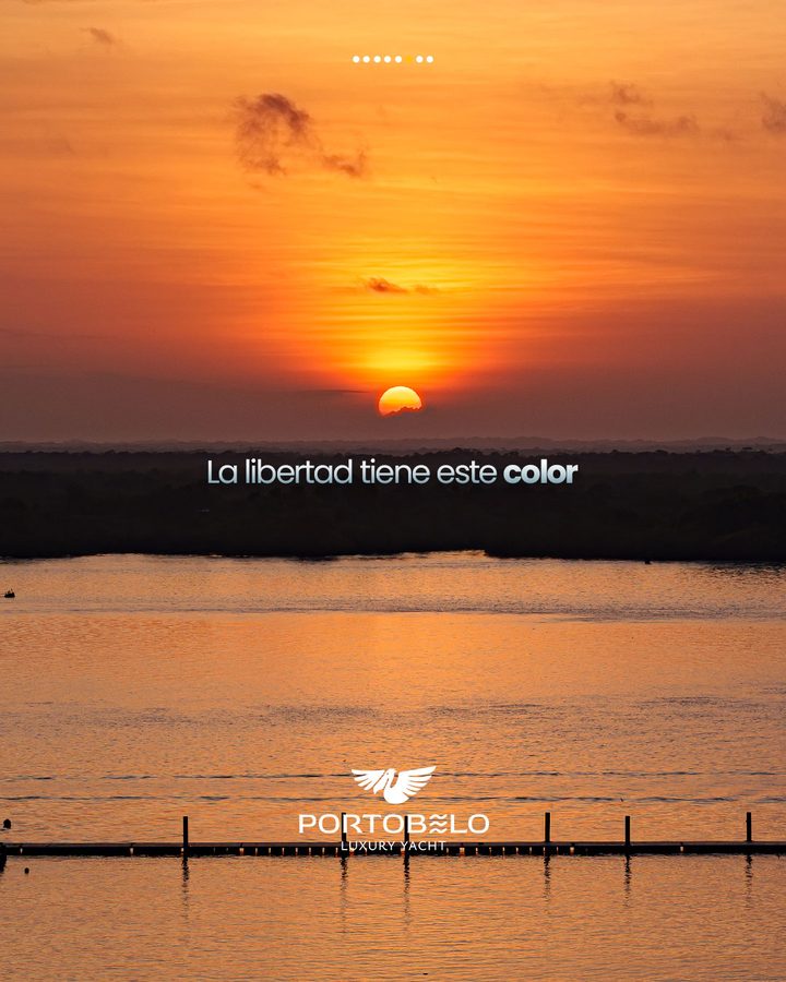 Atardecer en la bahía desde el Yate Portobelo