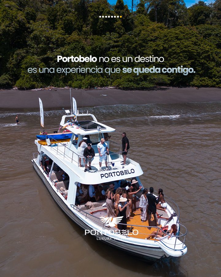 Yate Portobelo navegando en el Pacífico colombiano